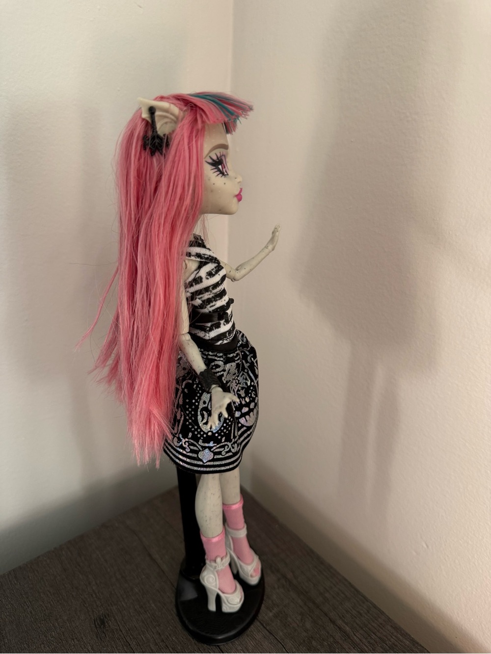 G1 First Wave Monster High Rochelle Goyle Doll - Picture 6 of 7